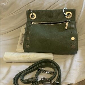 Hammitt Tony Sm NWT in Pistachio Green Palm Crossbody/Clutch w/Dust Bag